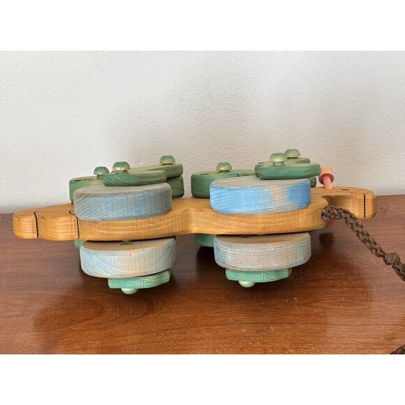 Lark Toys Wooden Pull Toy Twin Frogs Cycling - Picture 5 of 6